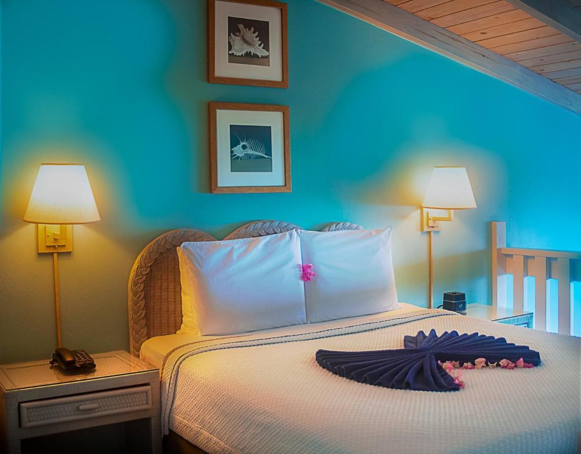 Trade Winds Hotel Дикенсон-Бей Экстерьер фото
